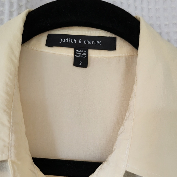 Judith & Charles cream silk sleeveless, button-up top with pockets - Picture 2 of 4